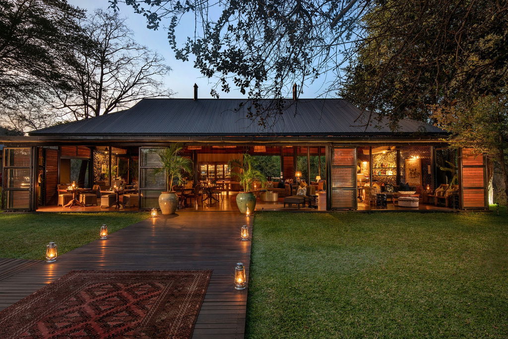 Guests at Mukwa River Lodge are encouraged to relax and embrace the luxury whilst immersing themselves into nature